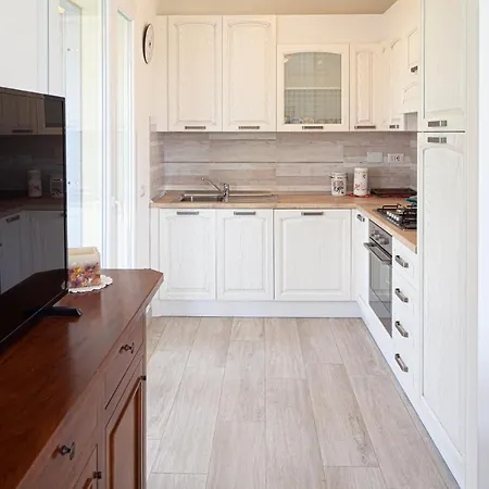 Mimosa Diano Marina: Exclusive Use Villa, Garden, Barbecue, 3 Bedrooms And 3 Bathrooms Willa *