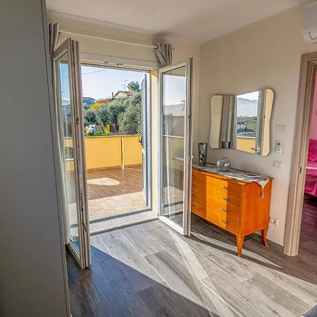 Mimosa Diano Marina: Exclusive Use Villa, Garden, Barbecue, 3 Bedrooms And 3 Bathrooms