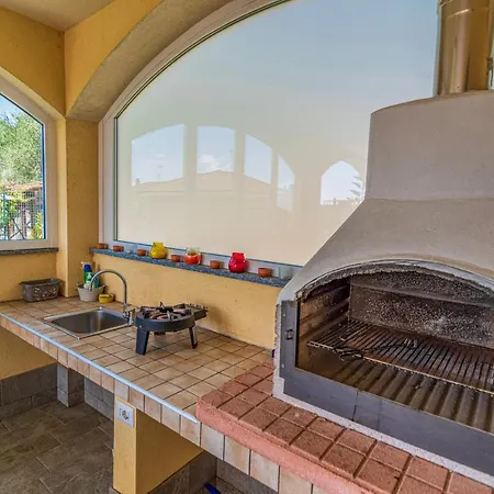 Mimosa Diano Marina: Exclusive Use Villa, Garden, Barbecue, 3 Bedrooms And 3 Bathrooms *