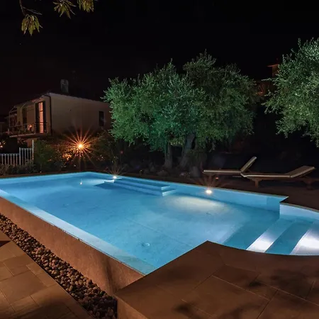 Mimosa Diano Marina: Exclusive Use Villa, Garden, Barbecue, 3 Bedrooms And 3 Bathrooms Willa