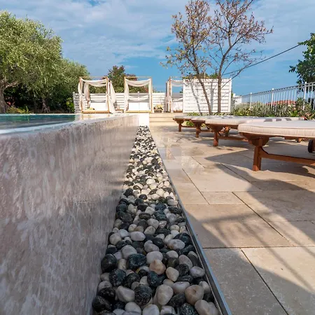 Mimosa Diano Marina: Exclusive Use Villa, Garden, Barbecue, 3 Bedrooms And 3 Bathrooms Willa Diano Marina