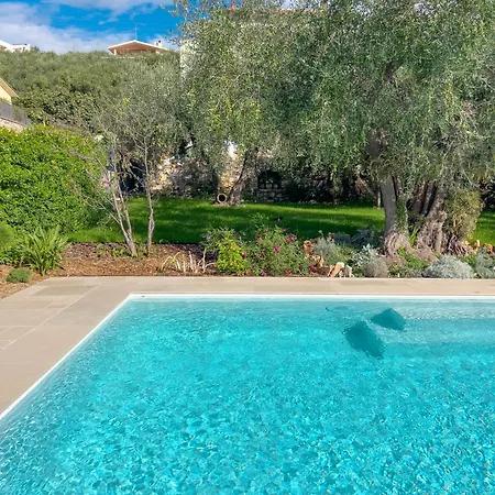 Mimosa Diano Marina: Exclusive Use Villa, Garden, Barbecue, 3 Bedrooms And 3 Bathrooms