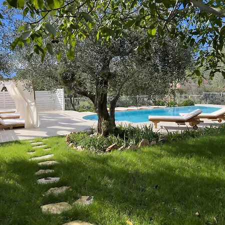 Willa Mimosa Diano Marina: Exclusive Use Villa, Garden, Barbecue, 3 Bedrooms And 3 Bathrooms