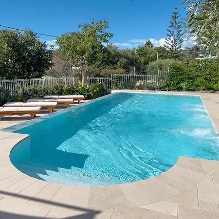 Willa Mimosa Diano Marina: Exclusive Use Villa, Garden, Barbecue, 3 Bedrooms And 3 Bathrooms Diano Marina