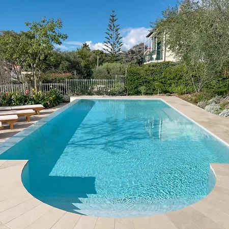 Mimosa Diano Marina: Exclusive Use Villa, Garden, Barbecue, 3 Bedrooms And 3 Bathrooms Willa Diano Marina