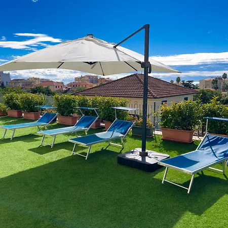 Mimosa Diano Marina: Exclusive Use Villa, Garden, Barbecue, 3 Bedrooms And 3 Bathrooms Diano Marina