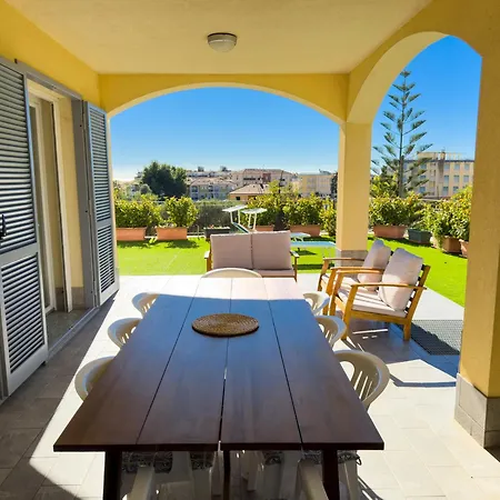 Mimosa Diano Marina: Exclusive Use Villa, Garden, Barbecue, 3 Bedrooms And 3 Bathrooms * Diano Marina