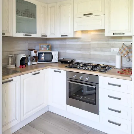 Willa Mimosa Diano Marina: Exclusive Use Villa, Garden, Barbecue, 3 Bedrooms And 3 Bathrooms *