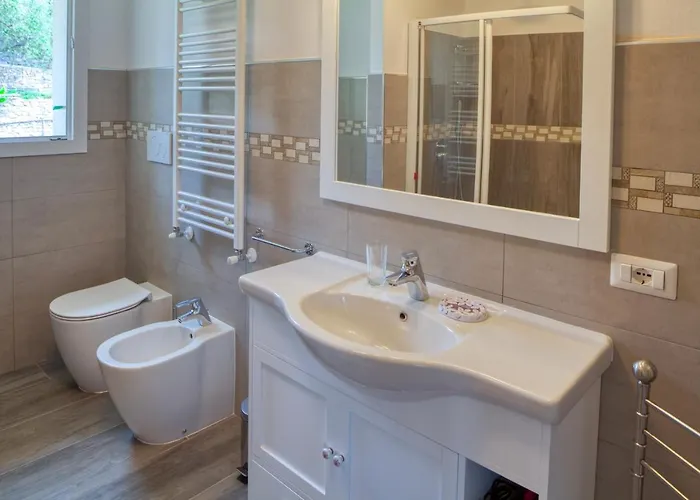 Villa Mimosa Diano Marina: Exclusive Use Villa, Garden, Barbecue, 3 Bedrooms And 3 Bathrooms