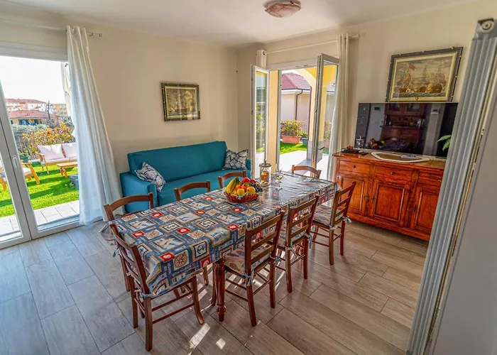 Mimosa Diano Marina: Exclusive Use Villa, Garden, Barbecue, 3 Bedrooms And 3 Bathrooms