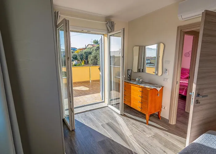 Mimosa Diano Marina: Exclusive Use Villa, Garden, Barbecue, 3 Bedrooms And 3 Bathrooms