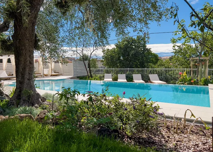 Villa Mimosa Diano Marina: Exclusive Use Villa, Garden, Barbecue, 3 Bedrooms And 3 Bathrooms