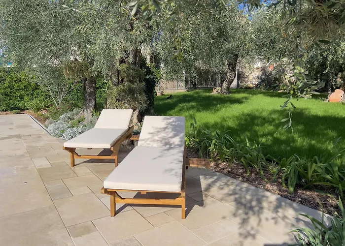 Mimosa Diano Marina: Exclusive Use Villa, Garden, Barbecue, 3 Bedrooms And 3 Bathrooms Diano Marina