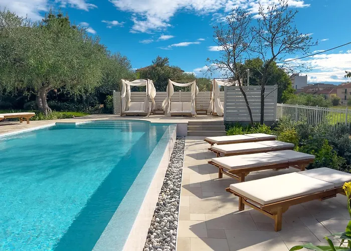 Villa Mimosa Diano Marina: Exclusive Use Villa, Garden, Barbecue, 3 Bedrooms And 3 Bathrooms Diano Marina