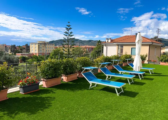 Mimosa Diano Marina: Exclusive Use Villa, Garden, Barbecue, 3 Bedrooms And 3 Bathrooms Villa