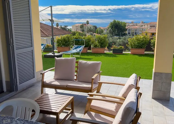 Mimosa Diano Marina: Exclusive Use Villa, Garden, Barbecue, 3 Bedrooms And 3 Bathrooms *