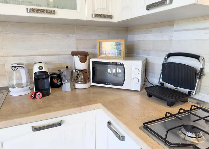 Villa Mimosa Diano Marina: Exclusive Use Villa, Garden, Barbecue, 3 Bedrooms And 3 Bathrooms