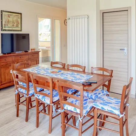 Mimosa Diano Marina: Exclusive Use Villa, Garden, Barbecue, 3 Bedrooms&3 Bathrooms *