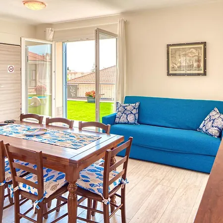 Mimosa Diano Marina: Exclusive Use Villa, Garden, Barbecue, 3 Bedrooms&3 Bathrooms