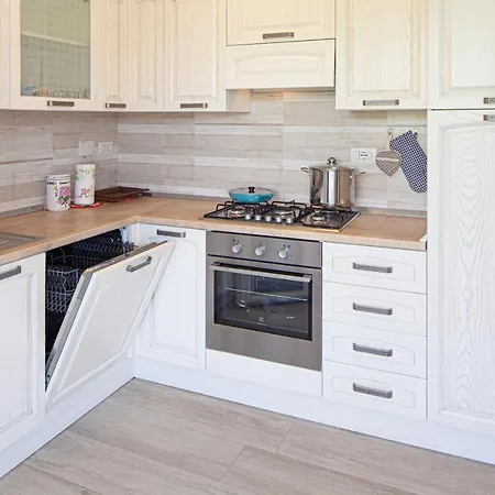 Mimosa Diano Marina: Exclusive Use Villa, Garden, Barbecue, 3 Bedrooms&3 Bathrooms