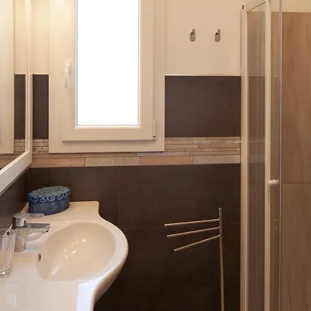 Villa Mimosa Diano Marina: Exclusive Use Villa, Garden, Barbecue, 3 Bedrooms And 3 Bathrooms *