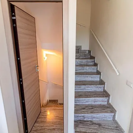 Mimosa Diano Marina: Exclusive Use Villa, Garden, Barbecue, 3 Bedrooms&3 Bathrooms Diano Marina