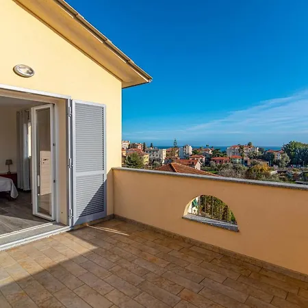 Mimosa Diano Marina: Exclusive Use Villa, Garden, Barbecue, 3 Bedrooms And 3 Bathrooms Villa Diano Marina