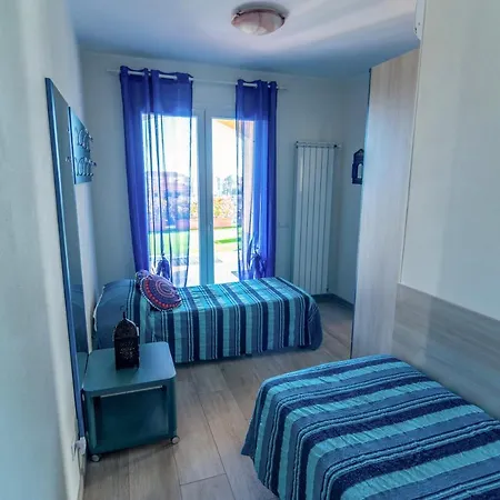 Вилла Mimosa Diano Marina: Exclusive Use Villa, Garden, Barbecue, 3 Bedrooms And 3 Bathrooms Диано-Марина