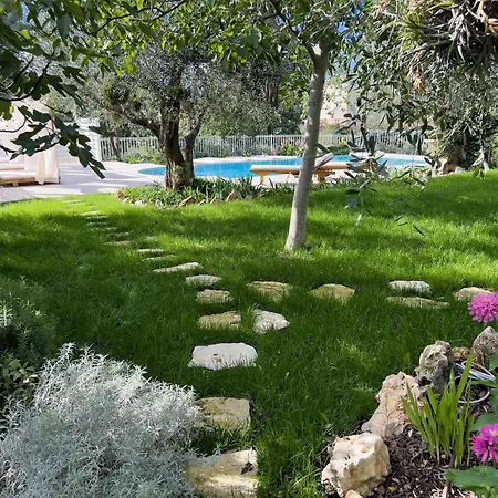 Mimosa Diano Marina: Exclusive Use Villa, Garden, Barbecue, 3 Bedrooms&3 Bathrooms Villa *