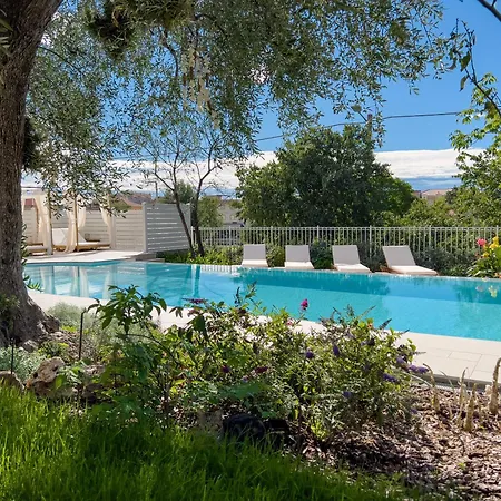 Вилла Mimosa Diano Marina: Exclusive Use Villa, Garden, Barbecue, 3 Bedrooms And 3 Bathrooms