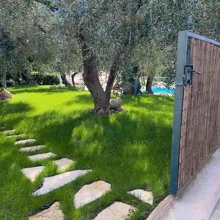 Mimosa Diano Marina: Exclusive Use Villa, Garden, Barbecue, 3 Bedrooms&3 Bathrooms Villa *