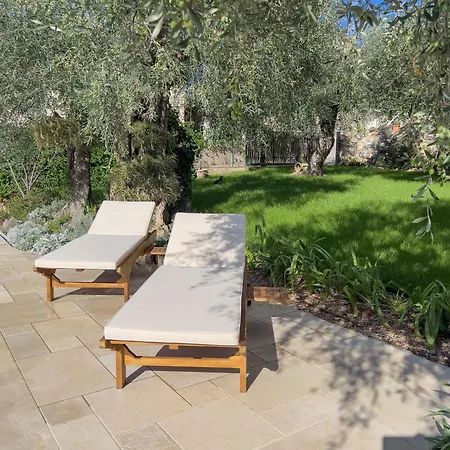 Mimosa Diano Marina: Exclusive Use Villa, Garden, Barbecue, 3 Bedrooms And 3 Bathrooms Диано-Марина