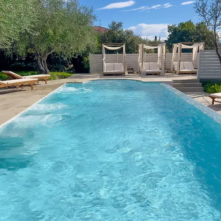 Mimosa Diano Marina: Exclusive Use Villa, Garden, Barbecue, 3 Bedrooms&3 Bathrooms Villa *