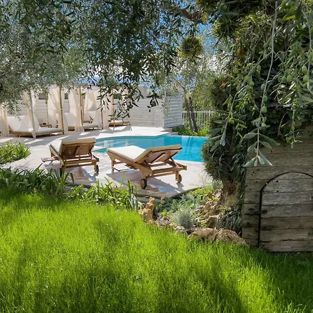 Mimosa Diano Marina: Exclusive Use Villa, Garden, Barbecue, 3 Bedrooms And 3 Bathrooms Вилла