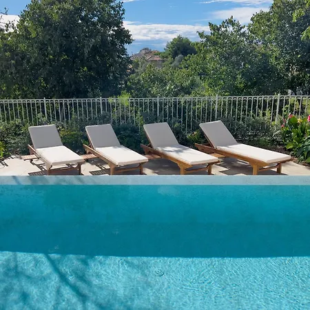 Villa Mimosa Diano Marina: Exclusive Use Villa, Garden, Barbecue, 3 Bedrooms And 3 Bathrooms *