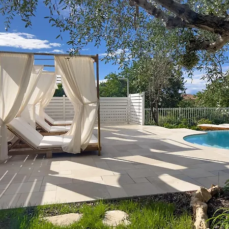 Villa Mimosa Diano Marina: Exclusive Use Villa, Garden, Barbecue, 3 Bedrooms&3 Bathrooms