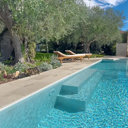 Mimosa Diano Marina: Exclusive Use Villa, Garden, Barbecue, 3 Bedrooms And 3 Bathrooms *