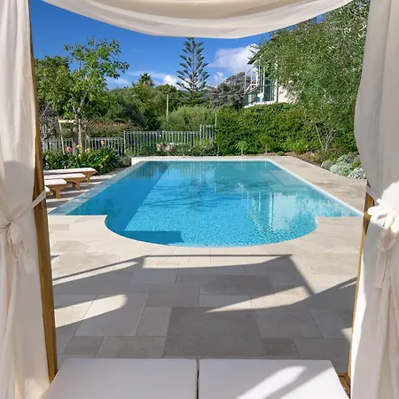 Mimosa Diano Marina: Exclusive Use Villa, Garden, Barbecue, 3 Bedrooms And 3 Bathrooms Diano Marina