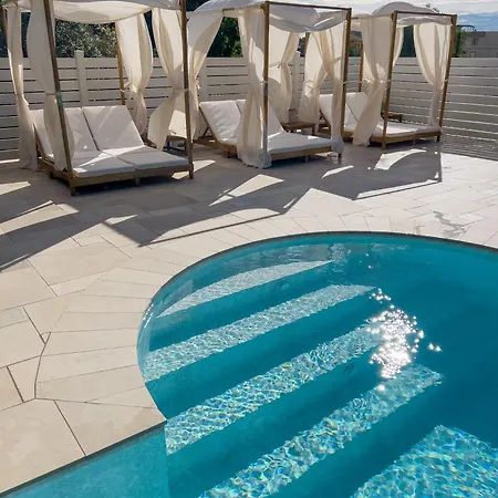 Villa Mimosa Diano Marina: Exclusive Use Villa, Garden, Barbecue, 3 Bedrooms And 3 Bathrooms *