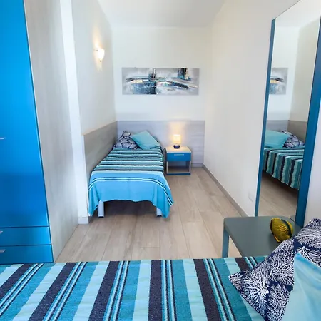 Willa Mimosa Diano Marina: Exclusive Use Villa, Garden, Barbecue, 3 Bedrooms And 3 Bathrooms Diano Marina