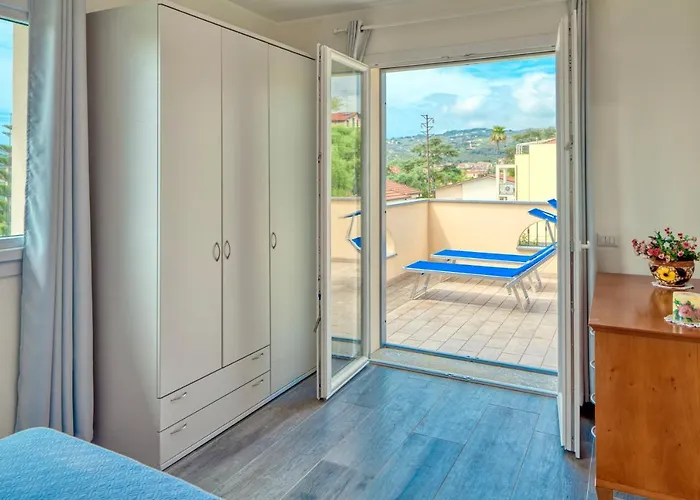 Mimosa Diano Marina: Exclusive Use Villa, Garden, Barbecue, 3 Bedrooms And 3 Bathrooms *