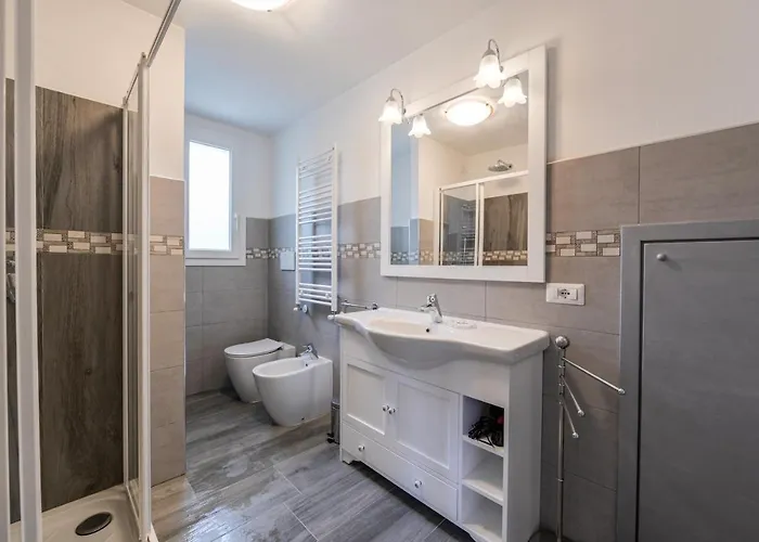 Villa Mimosa Diano Marina: Exclusive Use Villa, Garden, Barbecue, 3 Bedrooms And 3 Bathrooms