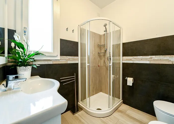 Villa Mimosa Diano Marina: Exclusive Use Villa, Garden, Barbecue, 3 Bedrooms And 3 Bathrooms *