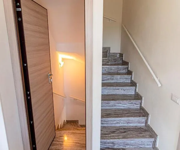 Mimosa Diano Marina: Exclusive Use Villa, Garden, Barbecue, 3 Bedrooms And 3 Bathrooms Diano Marina