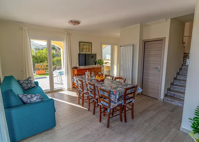 Mimosa Diano Marina: Exclusive Use Villa, Garden, Barbecue, 3 Bedrooms And 3 Bathrooms Villa