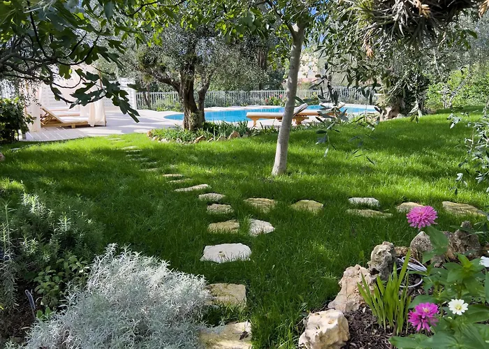 Mimosa Diano Marina: Exclusive Use Villa, Garden, Barbecue, 3 Bedrooms And 3 Bathrooms Villa *