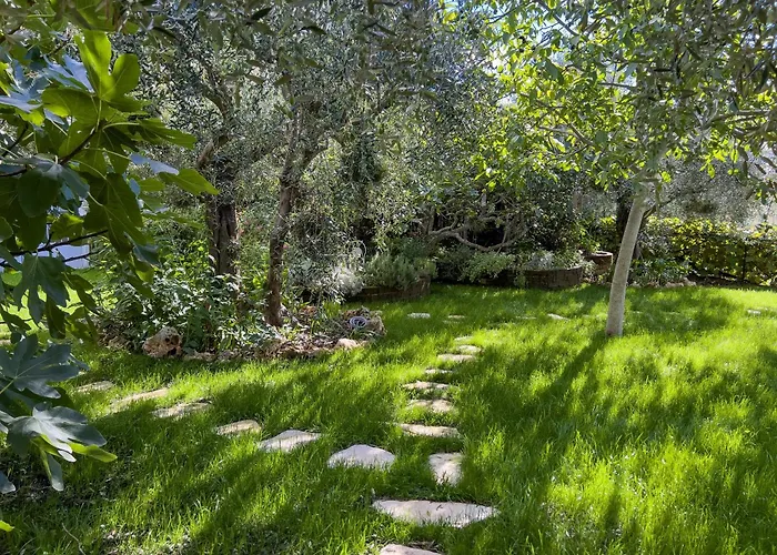 Villa Mimosa Diano Marina: Exclusive Use Villa, Garden, Barbecue, 3 Bedrooms And 3 Bathrooms *