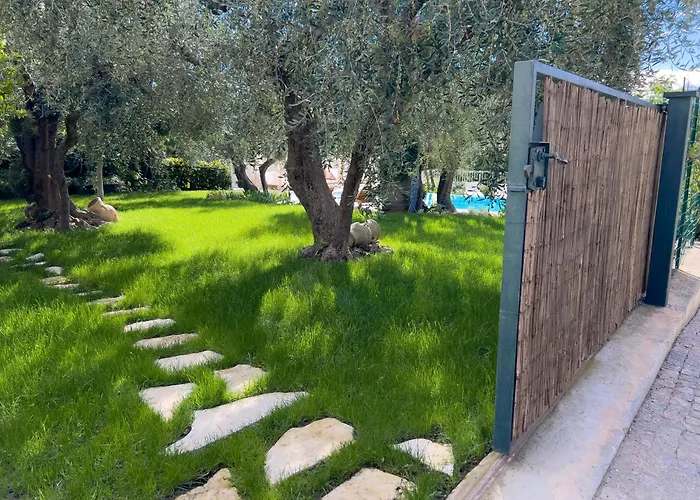 Mimosa Diano Marina: Exclusive Use Villa, Garden, Barbecue, 3 Bedrooms And 3 Bathrooms Villa *