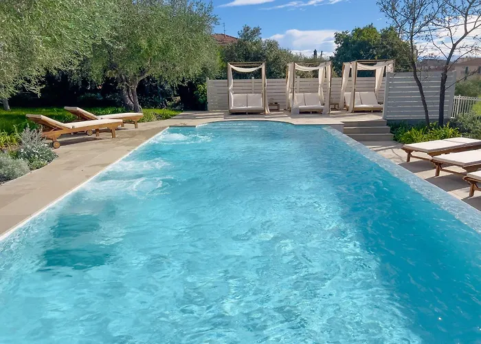 Mimosa Diano Marina: Exclusive Use Villa, Garden, Barbecue, 3 Bedrooms And 3 Bathrooms Villa *