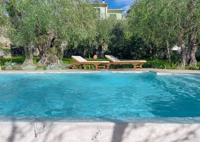 Mimosa Diano Marina: Exclusive Use Villa, Garden, Barbecue, 3 Bedrooms And 3 Bathrooms Diano Marina